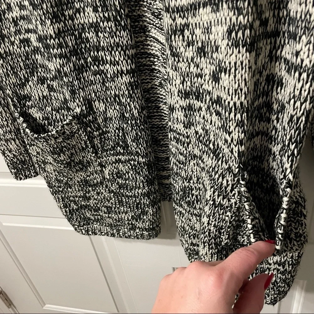 Sweet Rain Black & Ivory Marled Long Cardigan Sweater with pockets. Size Medium